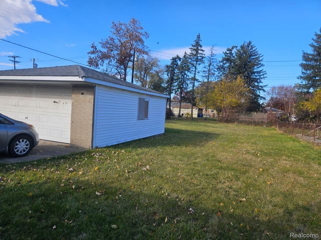 4245 Kiefer Avenue, Warren, MI 48091