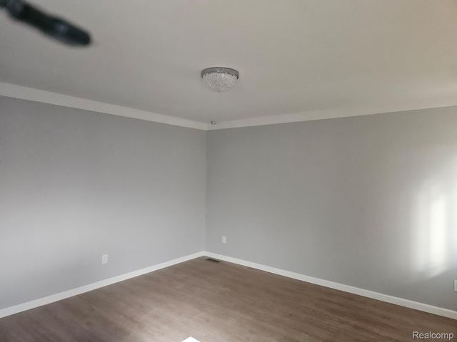 4245 Kiefer Avenue, Warren, MI 48091