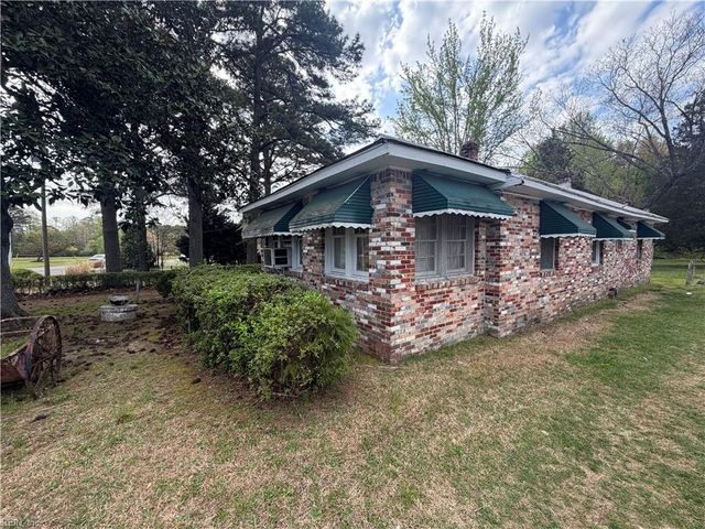 1033 Pitchkettle RD, Suffolk, VA 23434