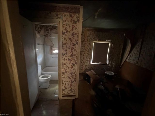 1033 Pitchkettle RD, Suffolk, VA 23434