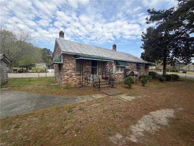1033 Pitchkettle RD, Suffolk, VA 23434