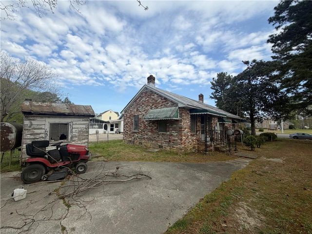 1033 Pitchkettle RD, Suffolk, VA 23434