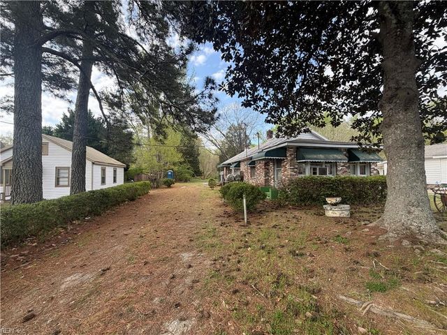 1033 Pitchkettle RD, Suffolk, VA 23434