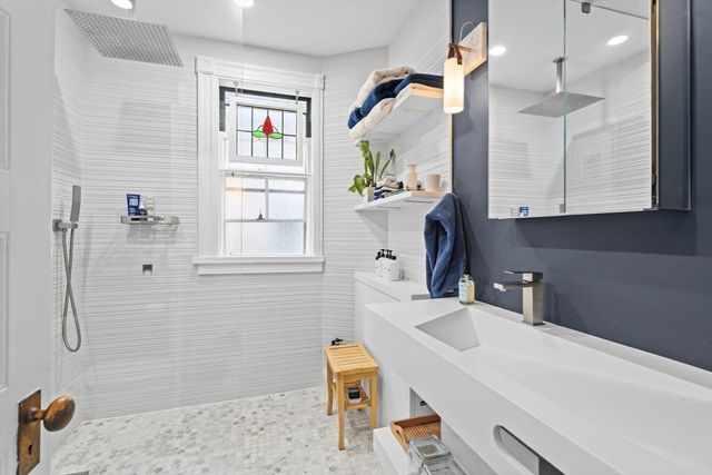 10 Dewolf St 2, Boston, MA 02125