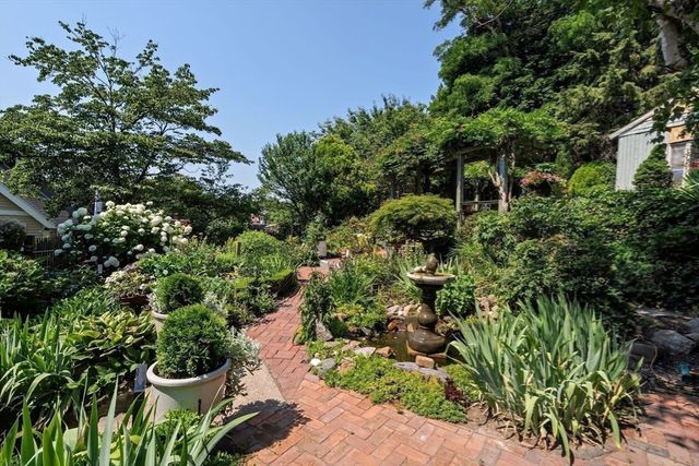 10 Dewolf St 2, Boston, MA 02125