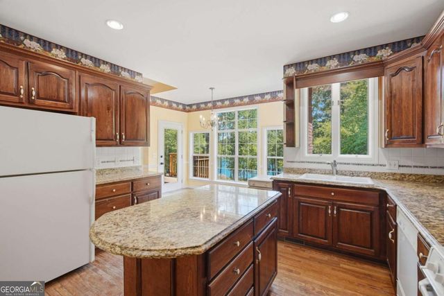 2744 Waters Edge Drive, Gainesville, GA 30504