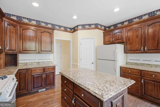 2744 Waters Edge Drive, Gainesville, GA 30504