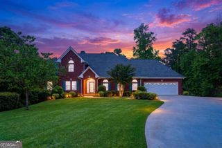 2744 Waters Edge Drive, Gainesville, GA 30504