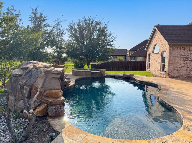 3105 Bridgewater Drive, Little Elm, TX 75068