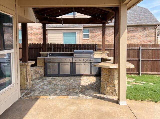 3105 Bridgewater Drive, Little Elm, TX 75068