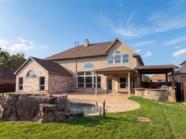 3105 Bridgewater Drive, Little Elm, TX 75068