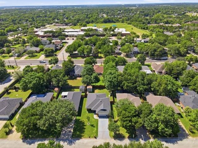 1430 Cedarcrest Lane, Bryan, TX 77803