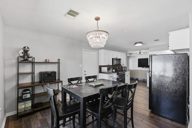 1430 Cedarcrest Lane, Bryan, TX 77803