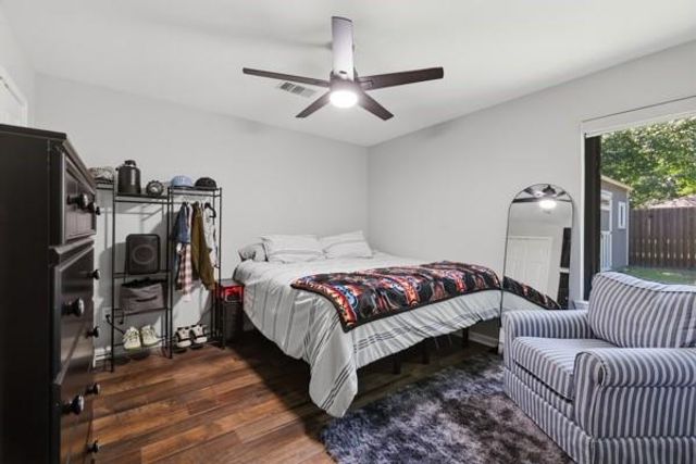 1430 Cedarcrest Lane, Bryan, TX 77803