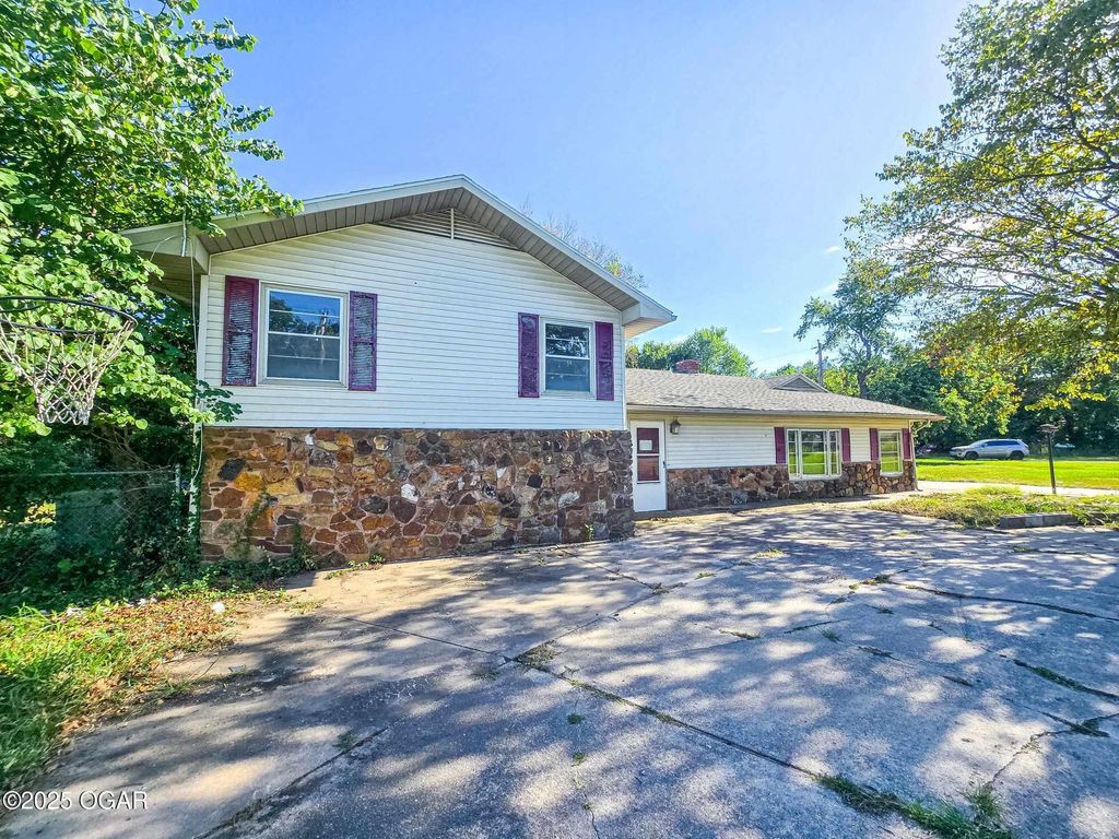 1895 Industrial Drive, Neosho, MO 64850