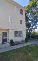 10 Hillcrest Street B, Norwich, CT 06360