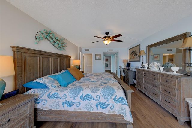1460 GULF BOULEVARD 305, Clearwater, FL 33767