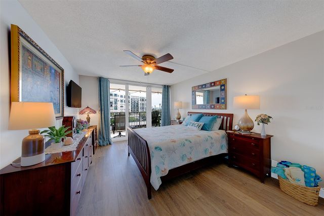 1460 GULF BOULEVARD 305, Clearwater, FL 33767