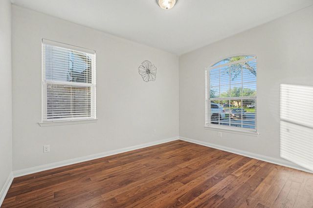 805 Seadrift Court, La Marque, TX 77568