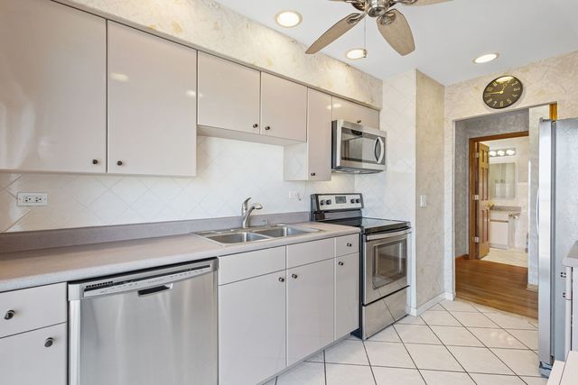 8620 Waukegan Road 408, Morton Grove, IL 60053