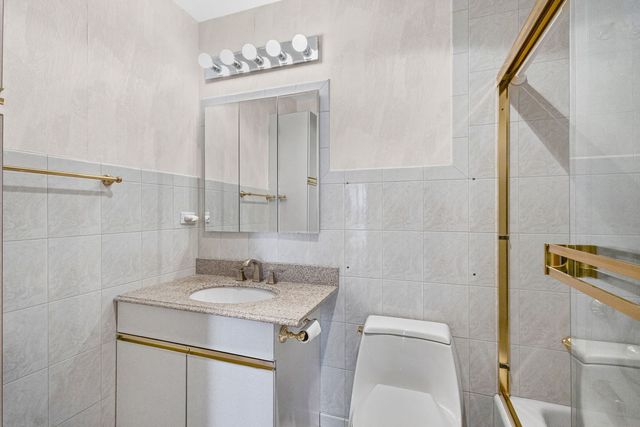 8620 Waukegan Road 408, Morton Grove, IL 60053