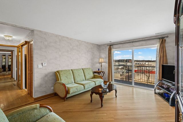 8620 Waukegan Road 408, Morton Grove, IL 60053