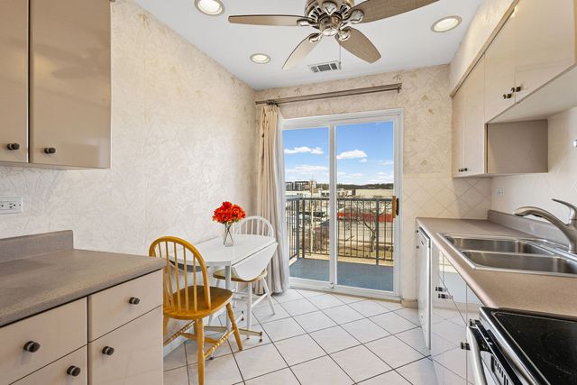 8620 Waukegan Road 408, Morton Grove, IL 60053