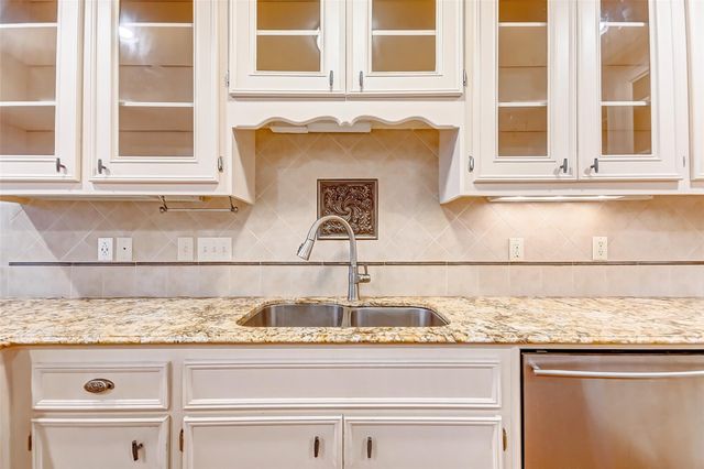 201 Vanderpool Lane 94, Houston, TX 77024