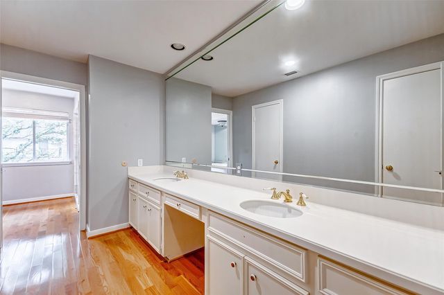 201 Vanderpool Lane 94, Houston, TX 77024