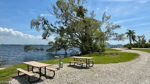 5664 Captain John Smith LOOP, North Fort Myers, FL 33917