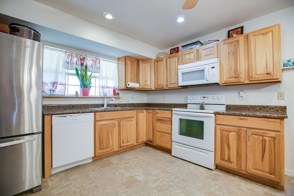 Image 14 of property listing at 4077 Commissioners Lane, San Angelo, TX 76905