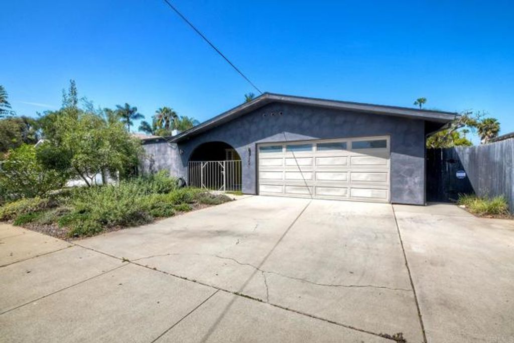 920 Morse Street, Oceanside, CA 92054