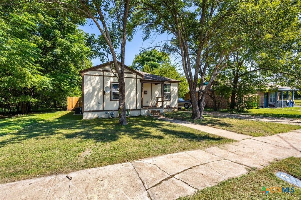 2113 Saunders Street, Gatesville, TX 76528