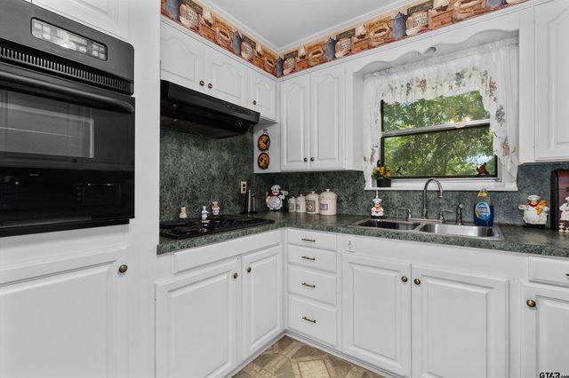 112 Blacknall, Henderson, TX 75652