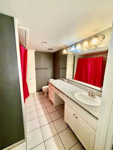 7855 Meadow Park Drive B, Dallas, TX 75230