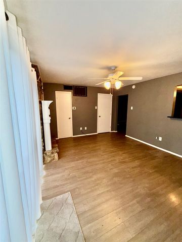 7855 Meadow Park Drive B, Dallas, TX 75230