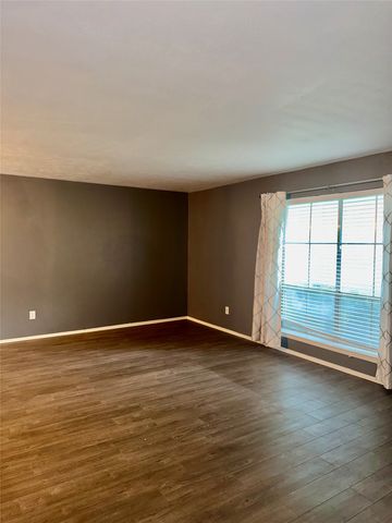 7855 Meadow Park Drive B, Dallas, TX 75230