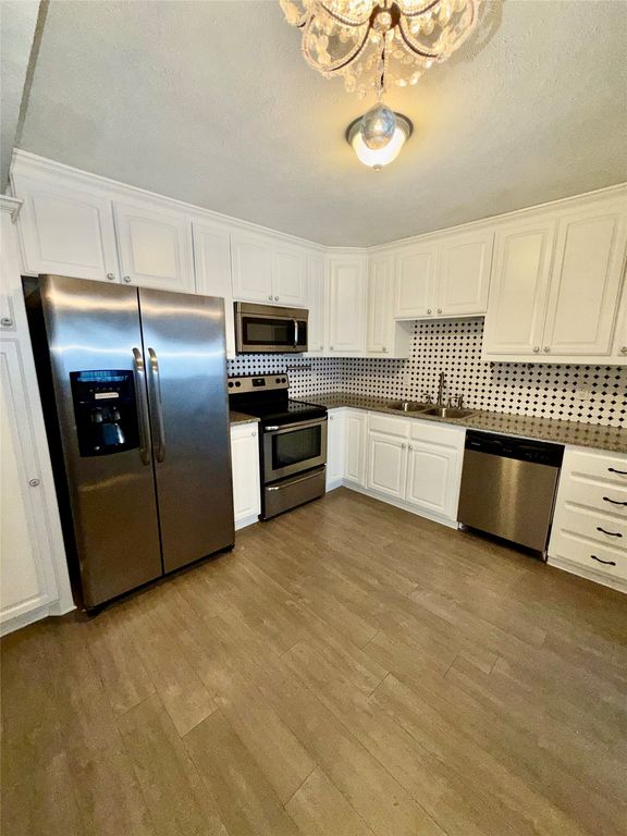 7855 Meadow Park Drive B, Dallas, TX 75230