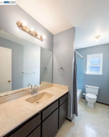 1936 Corte Cruz, Pinole, CA 94564