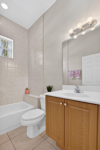 9954 Boynton Gardens Way, Boynton Beach, FL 33437
