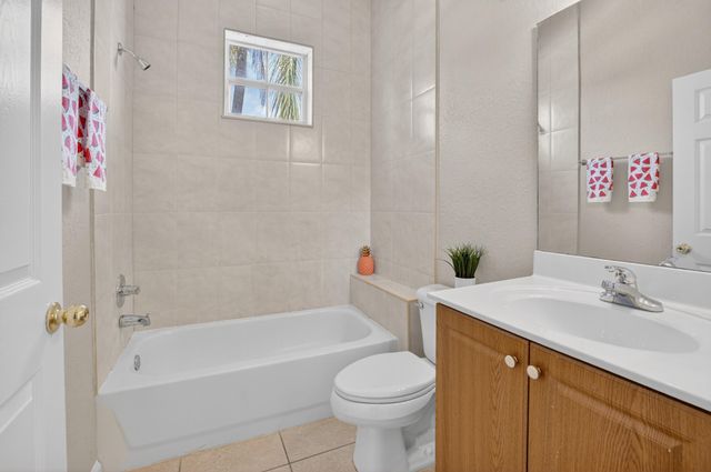 9954 Boynton Gardens Way, Boynton Beach, FL 33437
