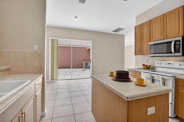 9954 Boynton Gardens Way, Boynton Beach, FL 33437