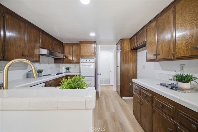 537 Redlands, Claremont, CA 91711