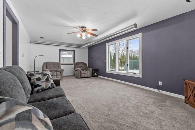 958 COZY LANE, Oshkosh, WI 54901