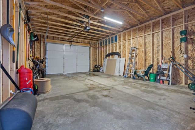 958 COZY LANE, Oshkosh, WI 54901