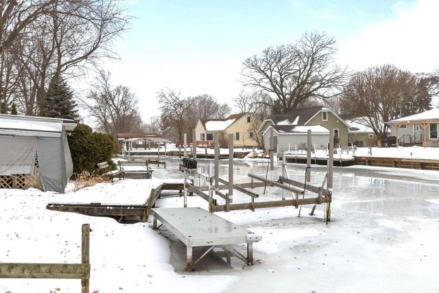 958 COZY LANE, Oshkosh, WI 54901