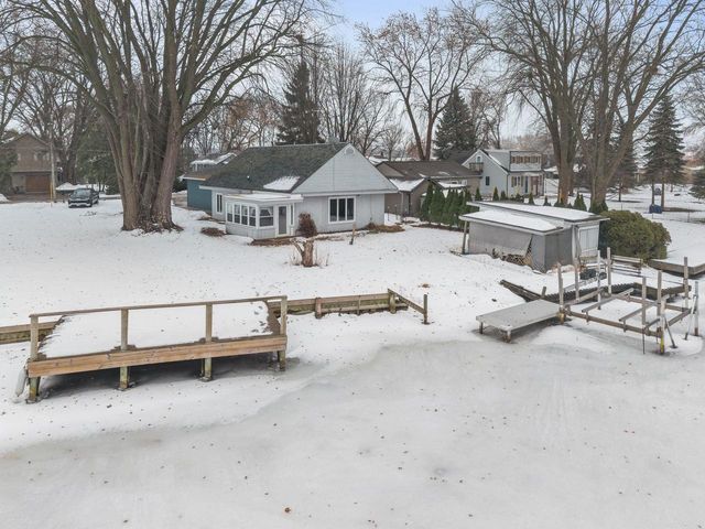 958 COZY LANE, Oshkosh, WI 54901