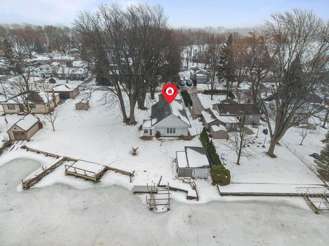 958 COZY LANE, Oshkosh, WI 54901