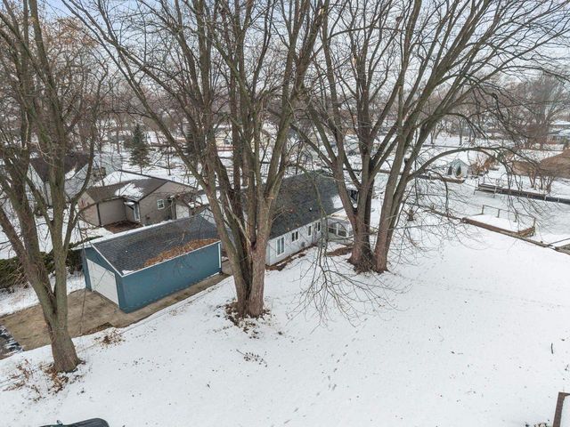 958 COZY LANE, Oshkosh, WI 54901