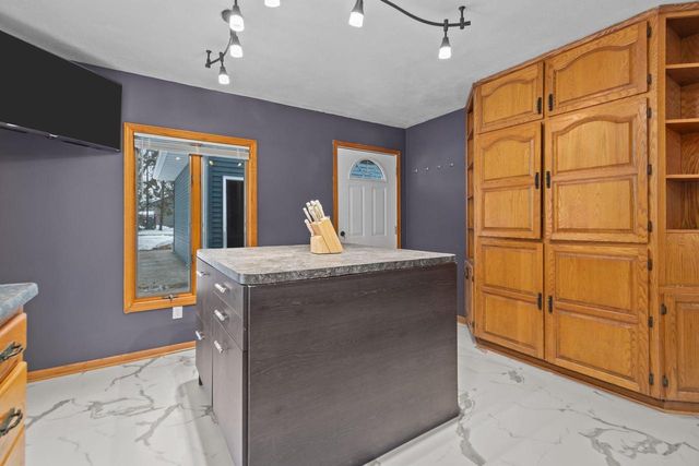 958 COZY LANE, Oshkosh, WI 54901